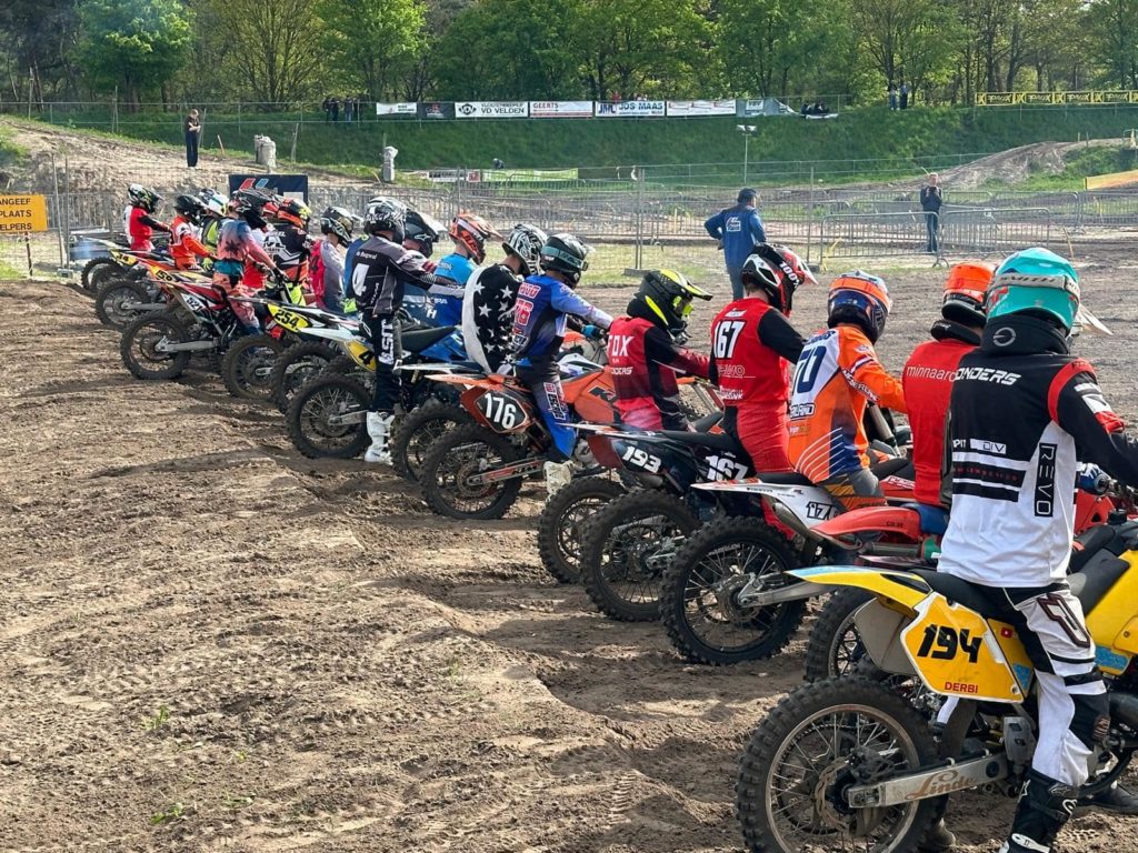 Het motocross seizoen barst los!